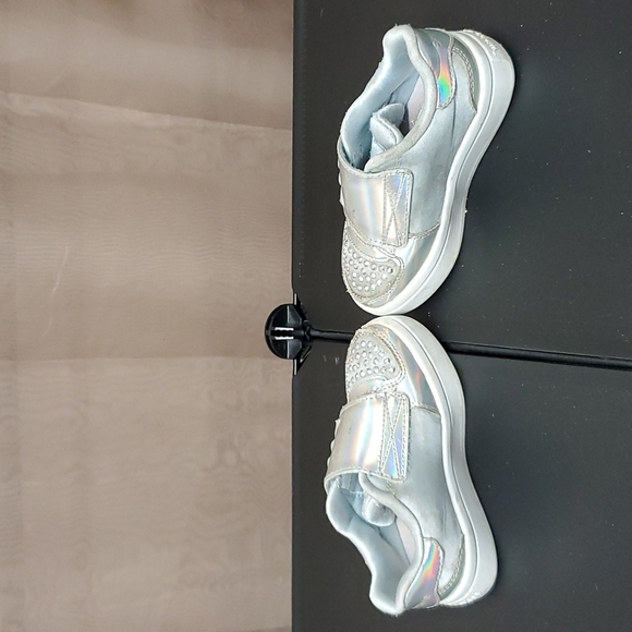 Skechers, velcro light up sneakers, iridescent silver, size toddler 6 - Picture 2 of 8